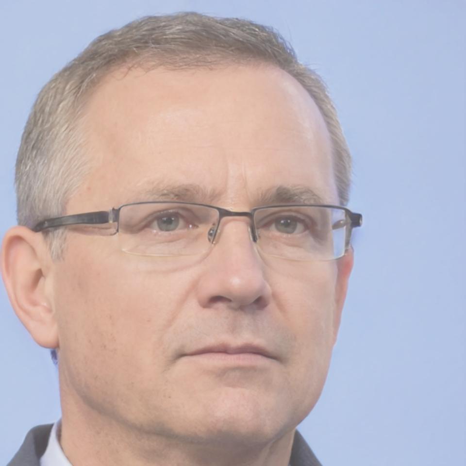 Stellan Novotný, Financial Planning Specialist